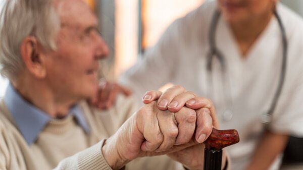 Alzheimer Evreleri ve Belirtileri Nelerdir